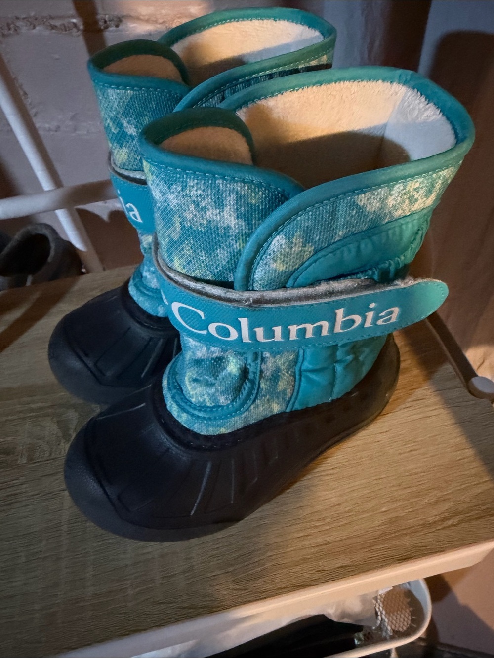 Columbia Kids' Teal Winter Snow Boots size 12